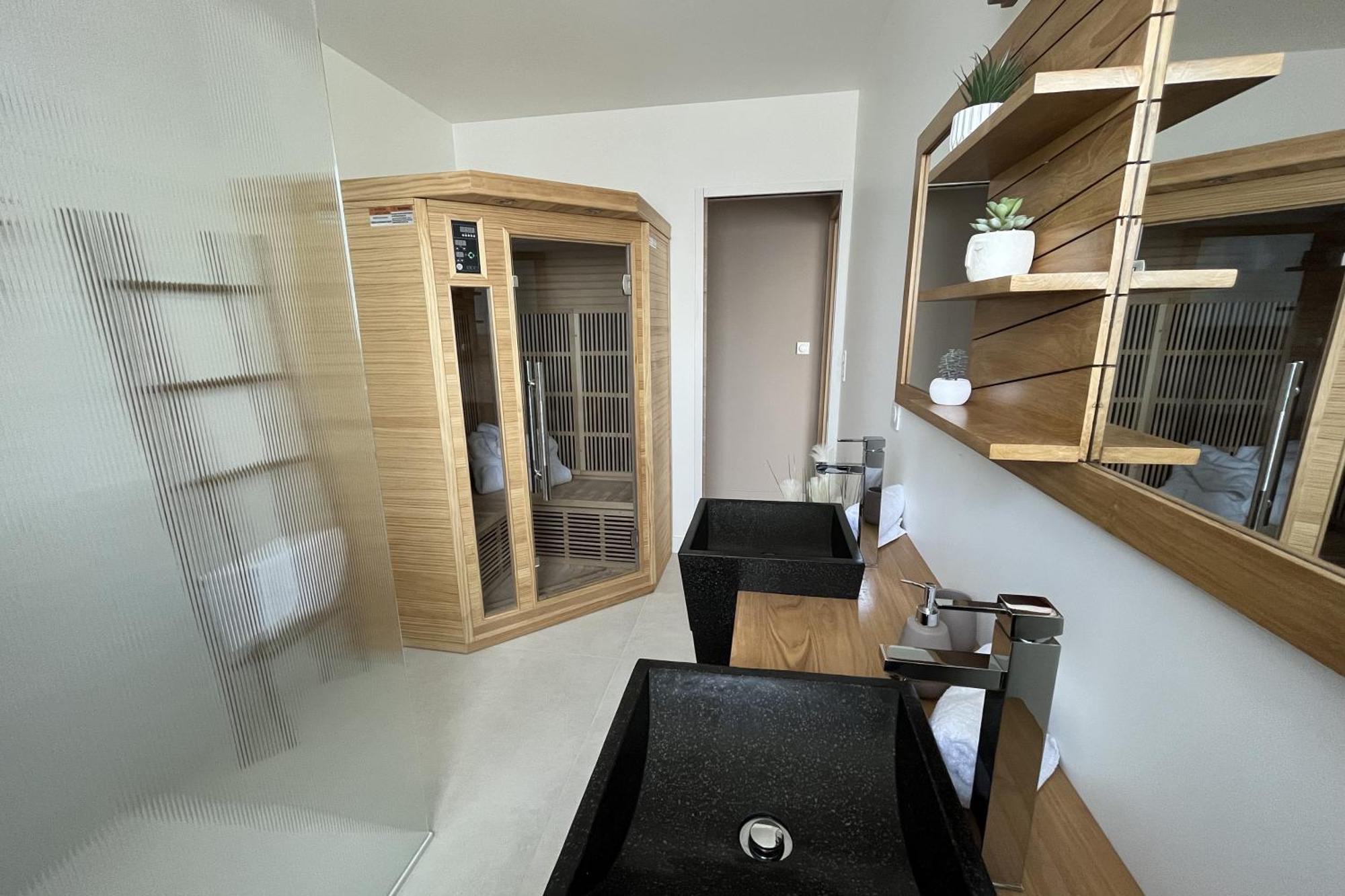 Les Maisons De Louise Pirou Номер фото